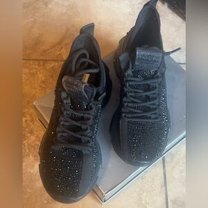 NEW | Steve Madden | Women’s Black Maxima Sneakers Rhinestone Detailing Size 7.5